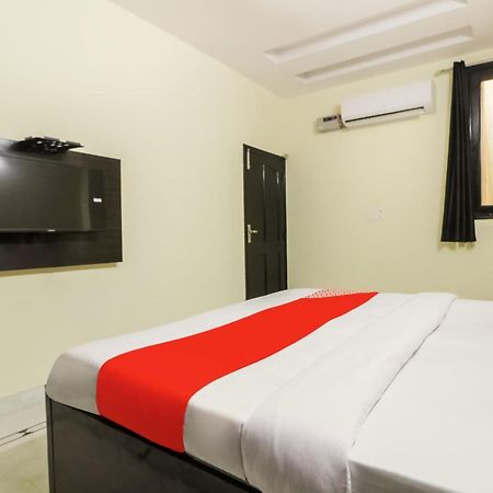 Hotel Golden Bridge à New Delhi Extérieur photo
