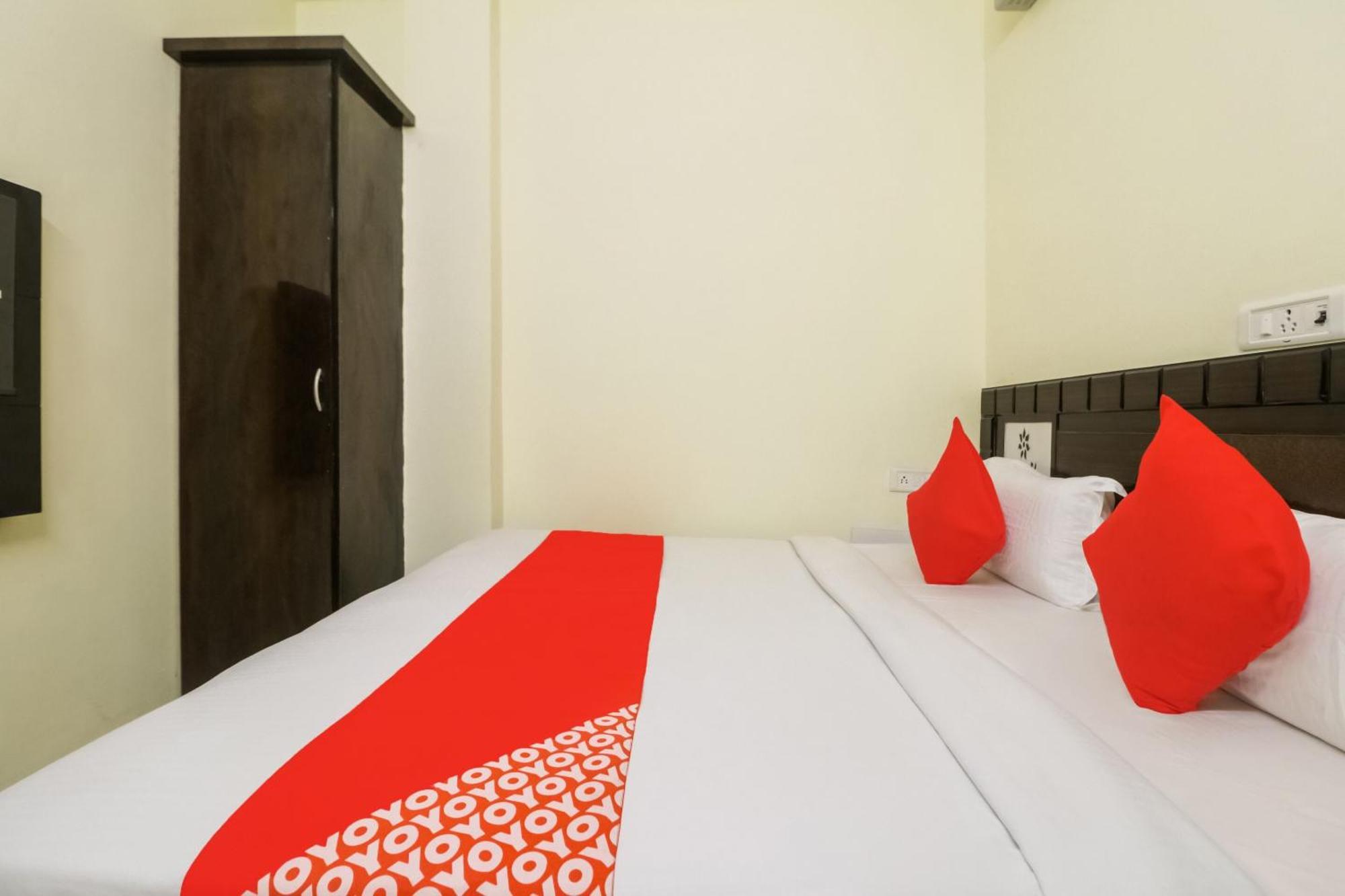 Hotel Golden Bridge à New Delhi Extérieur photo
