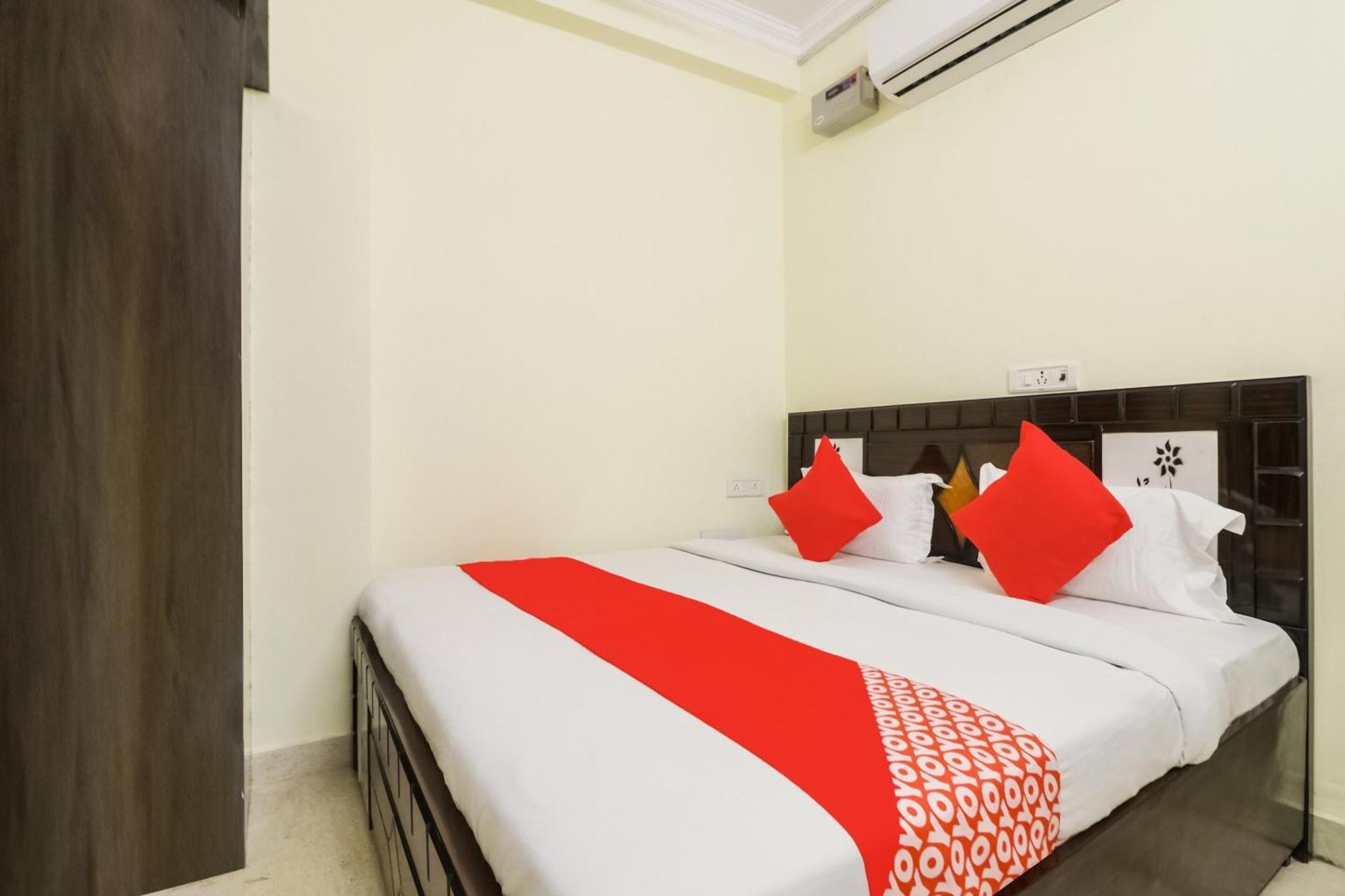 Hotel Golden Bridge à New Delhi Extérieur photo