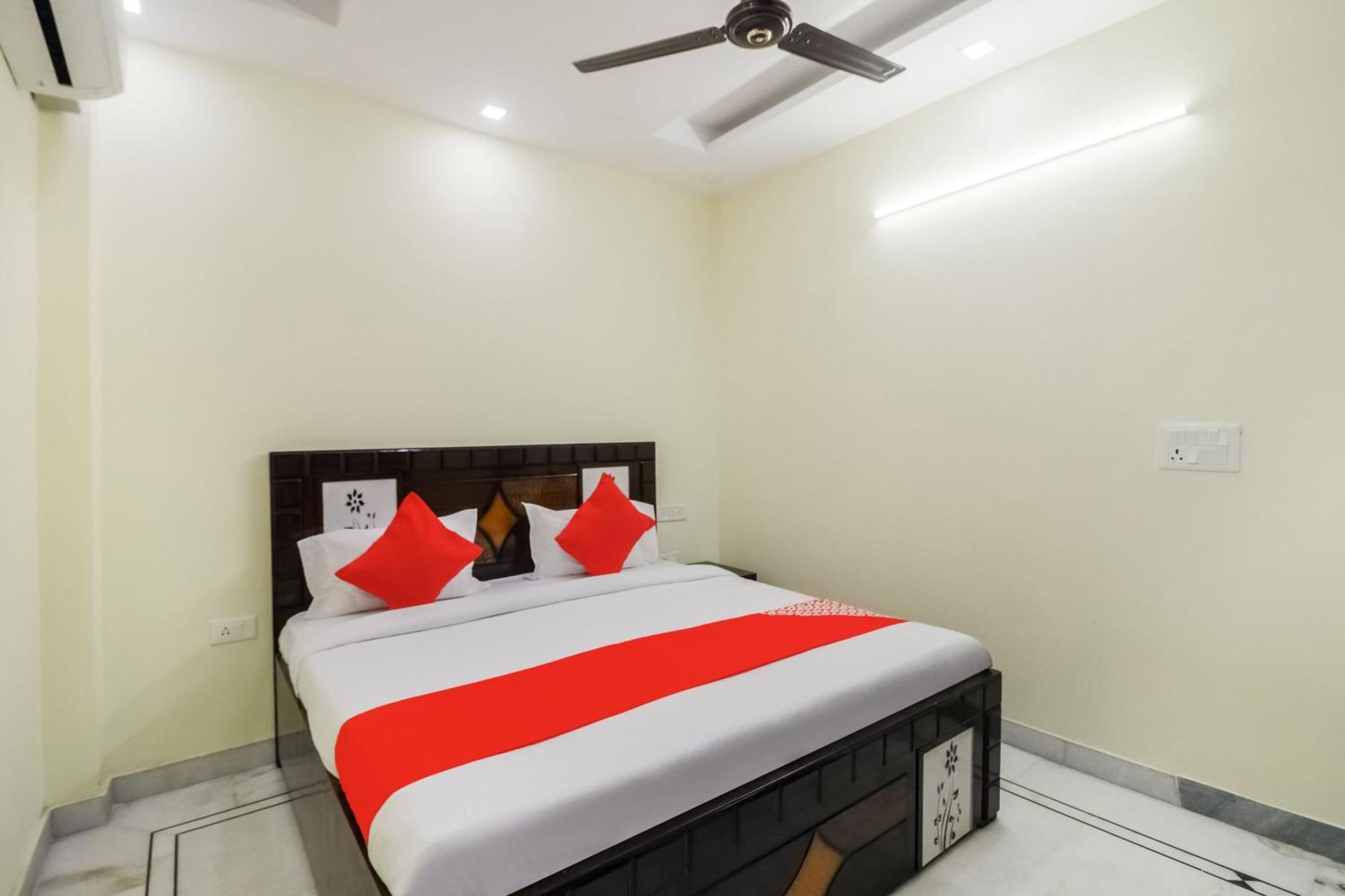Hotel Golden Bridge à New Delhi Extérieur photo
