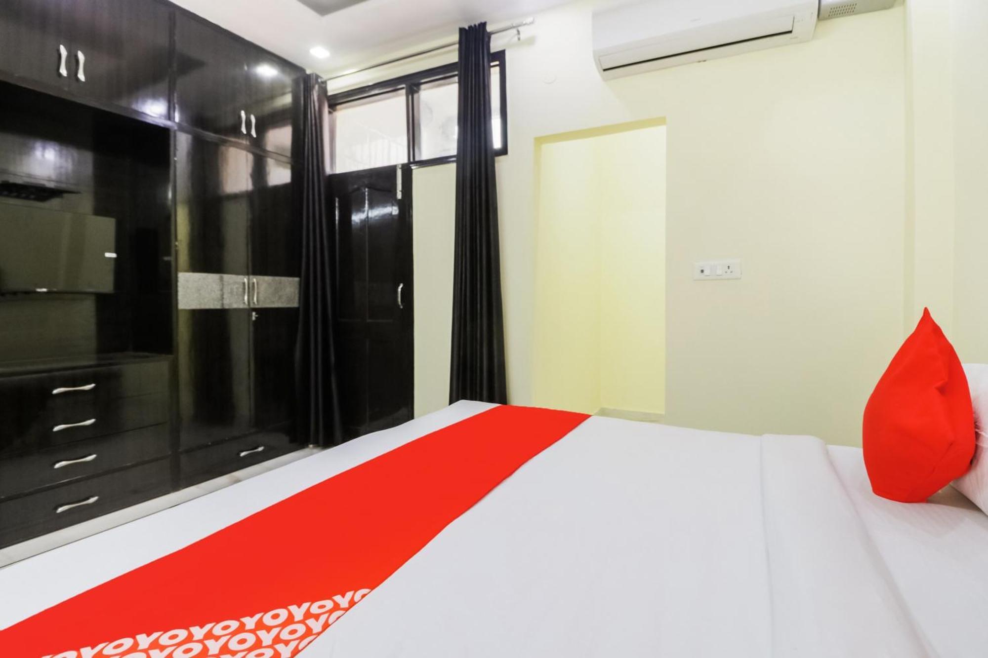 Hotel Golden Bridge à New Delhi Extérieur photo