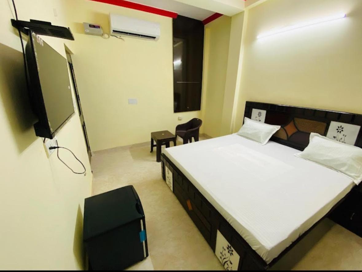 Hotel Golden Bridge à New Delhi Extérieur photo