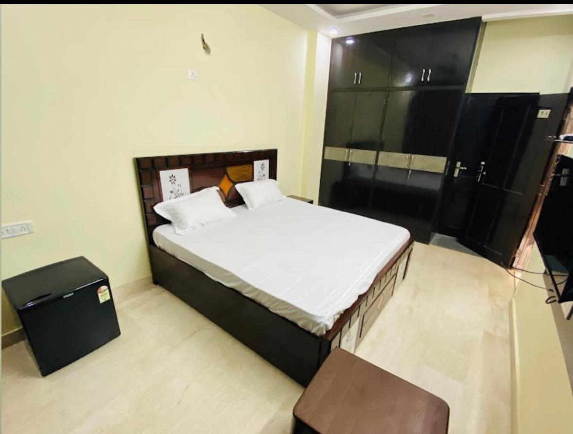 Hotel Golden Bridge à New Delhi Extérieur photo