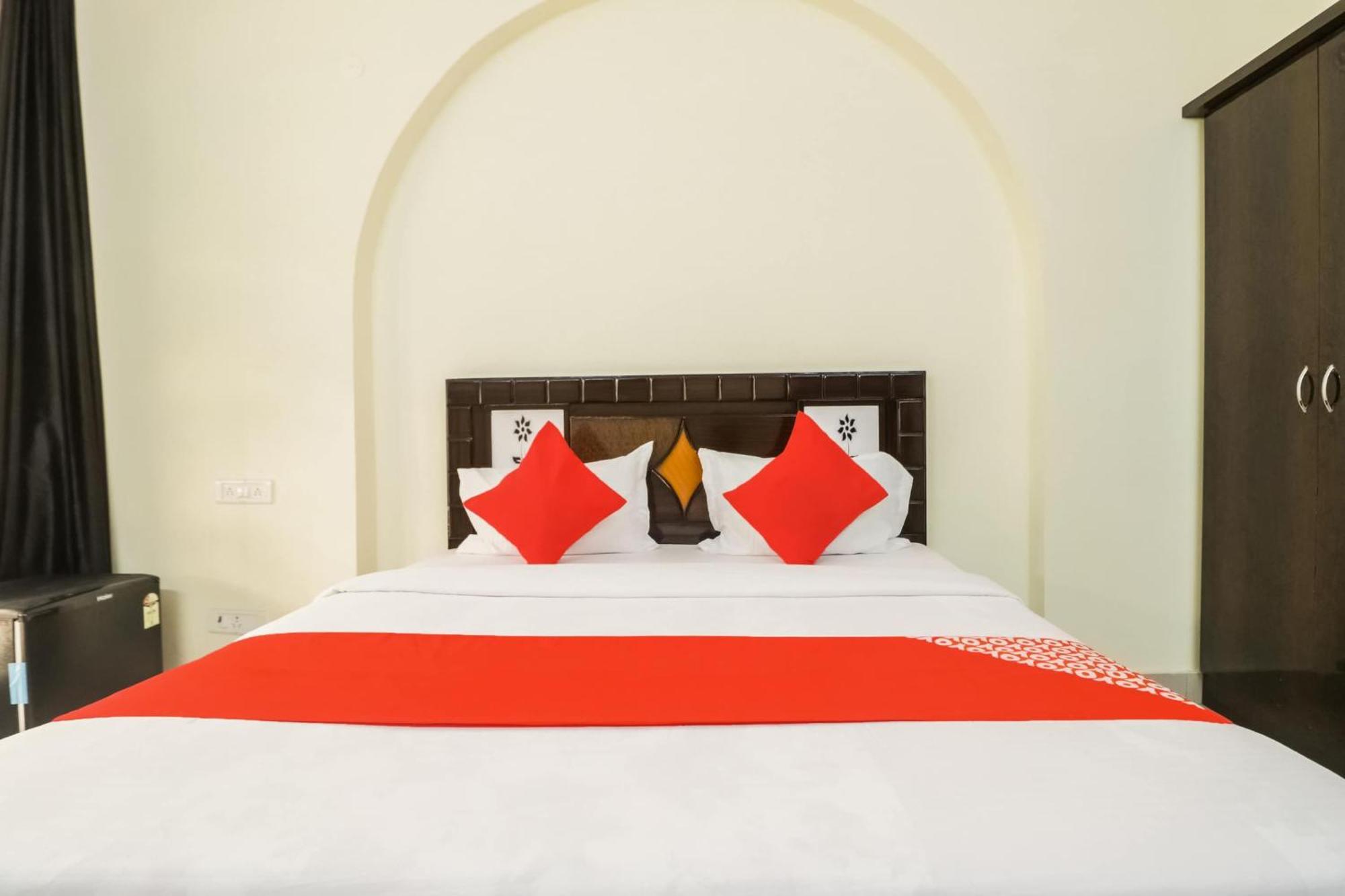 Hotel Golden Bridge à New Delhi Extérieur photo